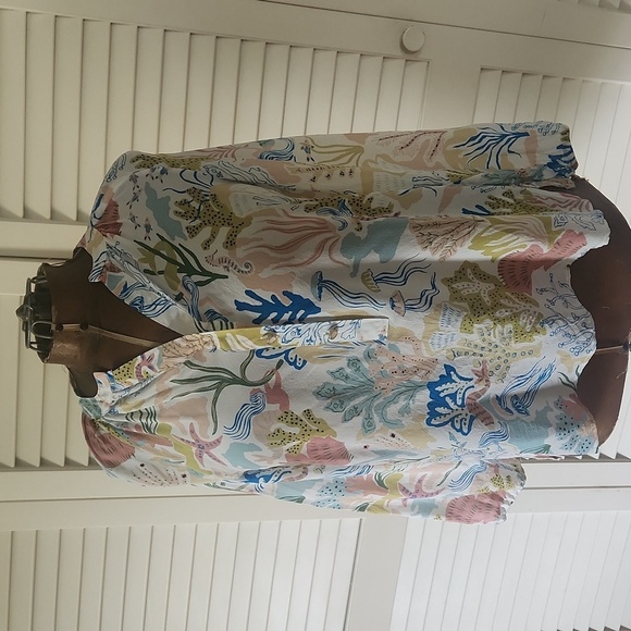 Spartina 449 Tops - Spartina 449 Cora Seafoam Mermaids Split V-neck 100% Silk Blouse Size S